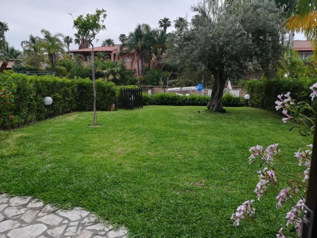 Villetta Su Canale Navigabile فورناري المظهر الخارجي الصورة